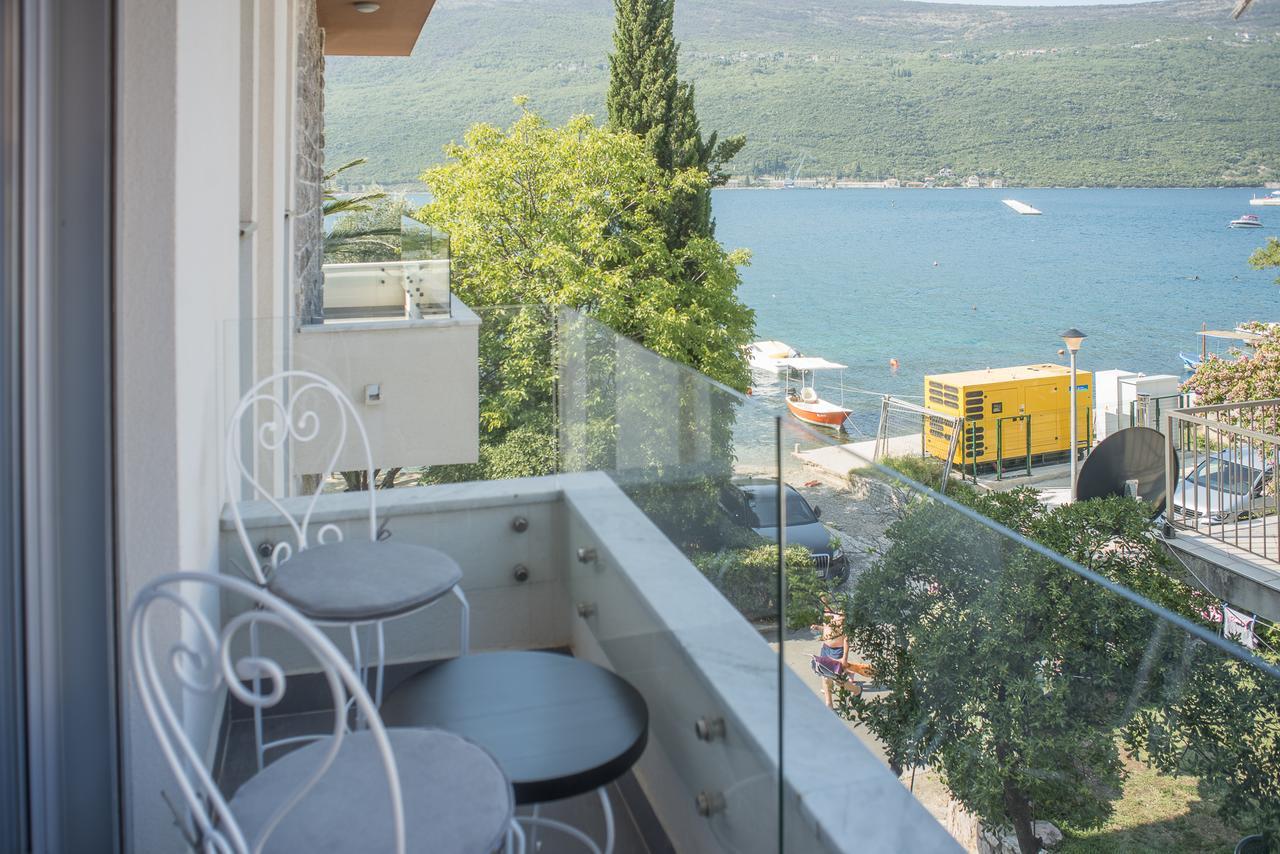 Riva Residence Thenovici Exterior photo